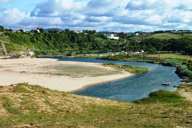 Saray’da Gezilecek Yerler – Tarihî Hanlardan Doğal Mesire Alanlarına Sakin Bir Rotada