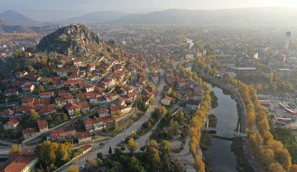 Turhal’da Gezilecek Yerler – Tarihi Yapılar ve Doğanın Kucaklaştığı Keşif Rotaları